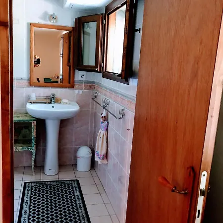 Et Salle De Bain Prive S'ouvrant Sur Terrasse, Jardin Et Cuisine D'ete *