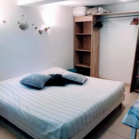 Landsted Et Salle De Bain Prive S'ouvrant Sur Terrasse, Jardin Et Cuisine D'ete *