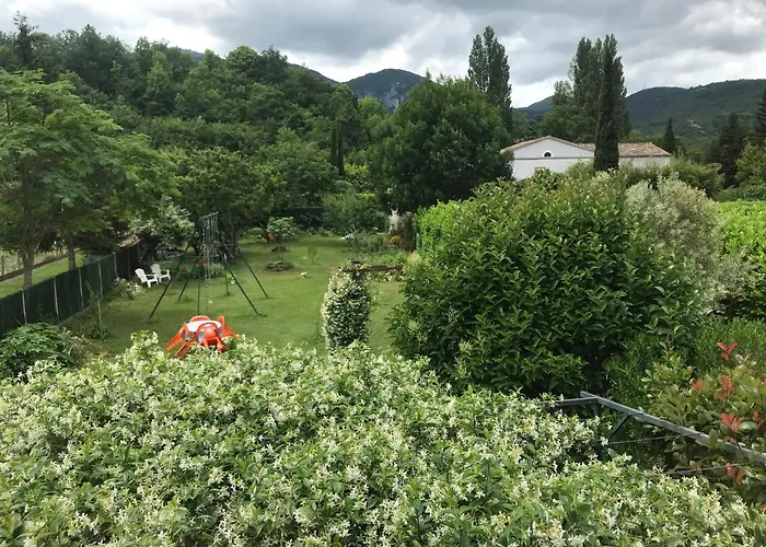 Et Salle De Bain Prive S'ouvrant Sur Terrasse, Jardin Et Cuisine D'ete *